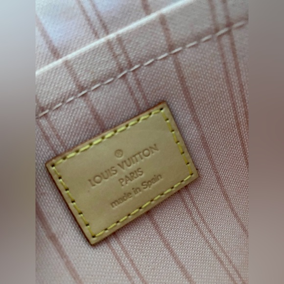 ❗️SOLD❗️Tahitian Neverfull Pouch - Picture 7 of 9